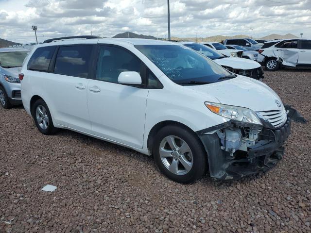 5TDKK3DC5FS610118 - 2015 TOYOTA SIENNA LE WHITE photo 4