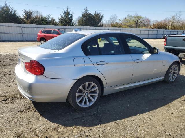 WBAPH77599NL84682 - 2009 BMW 328 I SILVER photo 3