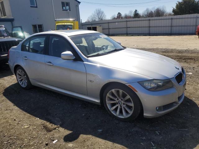 WBAPH77599NL84682 - 2009 BMW 328 I SILVER photo 4