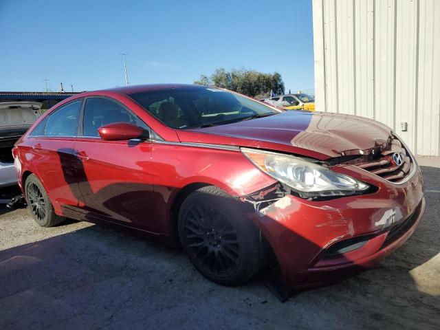 5NPEB4AC6BH012479 - 2011 HYUNDAI SONATA GLS RED photo 4