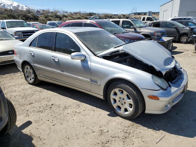 WDBRF81J75F655531 - 2005 MERCEDES-BENZ C 240 4MATIC GRAY photo 4