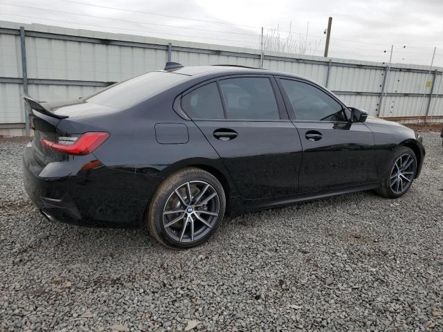 3MW5R7J55K8B01653 - 2019 BMW 330XI BLACK photo 3