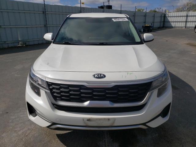 KNDEPCAA1M7163229 - 2021 KIA SELTOS LX WHITE photo 5