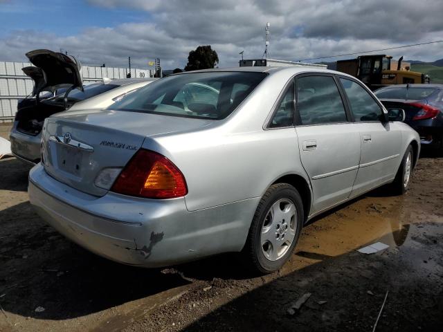 4T1BF28B82U241272 - 2002 TOYOTA AVALON XL SILVER photo 3