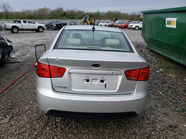 KNAFT4A29D5693942 - 2013 KIA FORTE LX SILVER photo 6