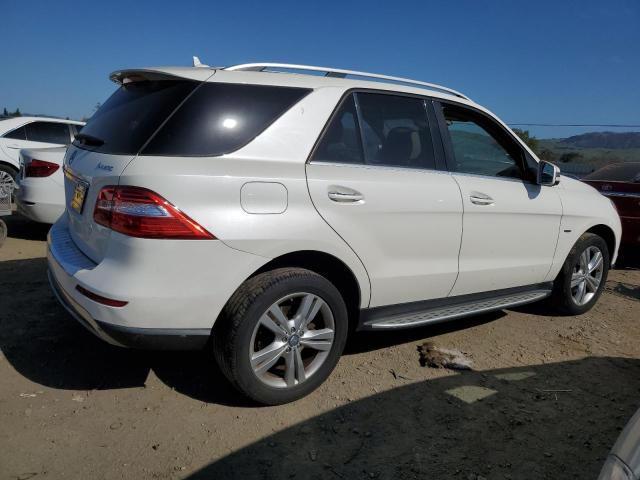 4JGDA5HB7CA093109 - 2012 MERCEDES-BENZ ML 350 4MATIC WHITE photo 3