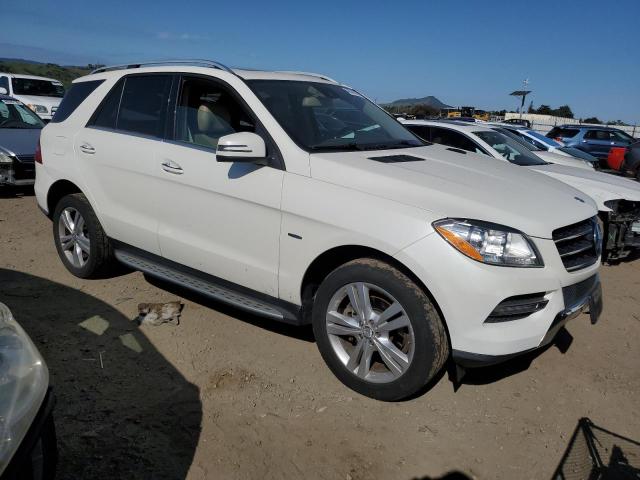 4JGDA5HB7CA093109 - 2012 MERCEDES-BENZ ML 350 4MATIC WHITE photo 4