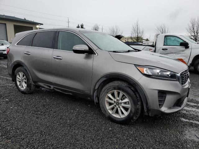 5XYPGDA39KG459292 - 2019 KIA SORENTO L GRAY photo 4