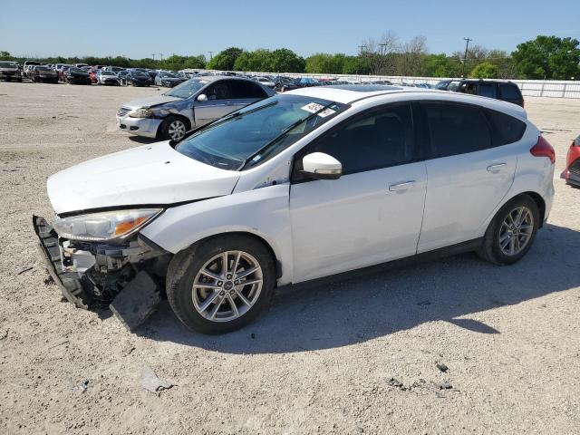 1FADP3K29GL213718 - 2016 FORD FOCUS SE WHITE photo 1