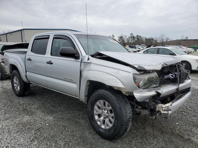 3TMJU4GN3BM121395 - 2011 TOYOTA TACOMA DOUBLE CAB PRERUNNER SILVER photo 4