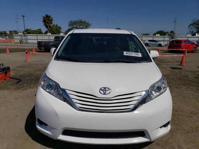 5TDKK3DC1GS725820 - 2016 TOYOTA SIENNA LE WHITE photo 5