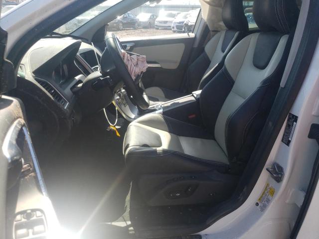 YV440MRRXH2085632 - 2017 VOLVO XC60 T5 DYNAMIC თეთრი ფოტო 7