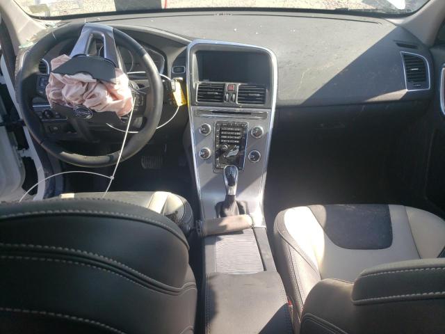 YV440MRRXH2085632 - 2017 VOLVO XC60 T5 DYNAMIC თეთრი ფოტო 8