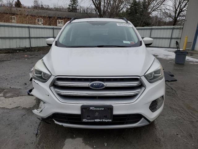 1FMCU9G99HUA42631 - 2017 FORD ESCAPE SE WHITE photo 5