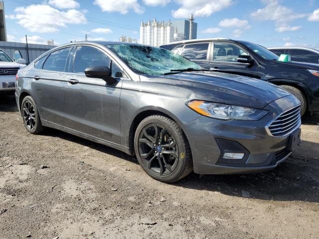 3FA6P0HD0KR276183 - 2019 FORD FUSION SE GRAY photo 4