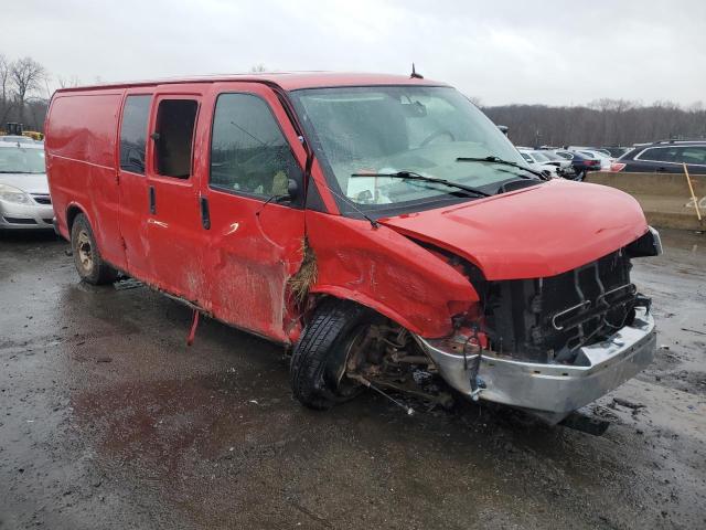 1GCWGGCA5D1169918 - 2013 CHEVROLET EXPRESS G2 RED photo 4