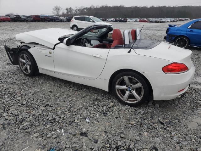 WBALM53519E376595 - 2009 BMW Z4 SDRIVE30I WHITE photo 2