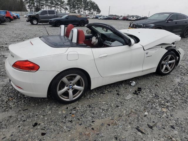 WBALM53519E376595 - 2009 BMW Z4 SDRIVE30I WHITE photo 3