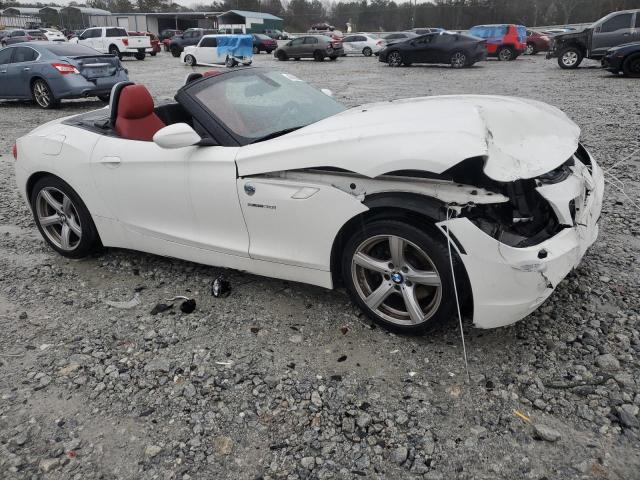 WBALM53519E376595 - 2009 BMW Z4 SDRIVE30I WHITE photo 4