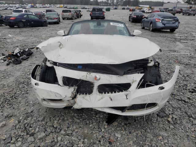 WBALM53519E376595 - 2009 BMW Z4 SDRIVE30I WHITE photo 5