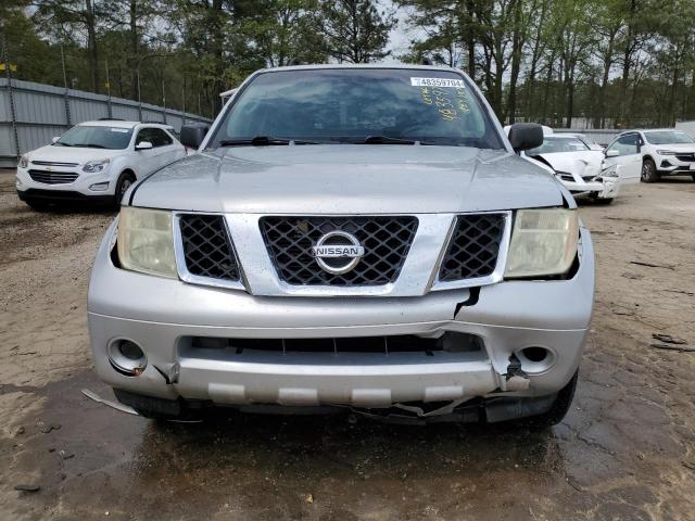 5N1AR18UX6C617576 - 2006 NISSAN PATHFINDER LE 银色 照片 5