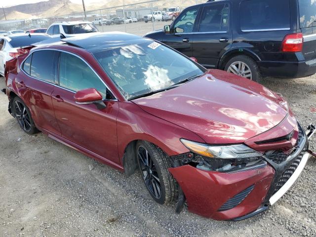 4T1BZ1HK6JU503693 - 2018 TOYOTA CAMRY XSE RED photo 4