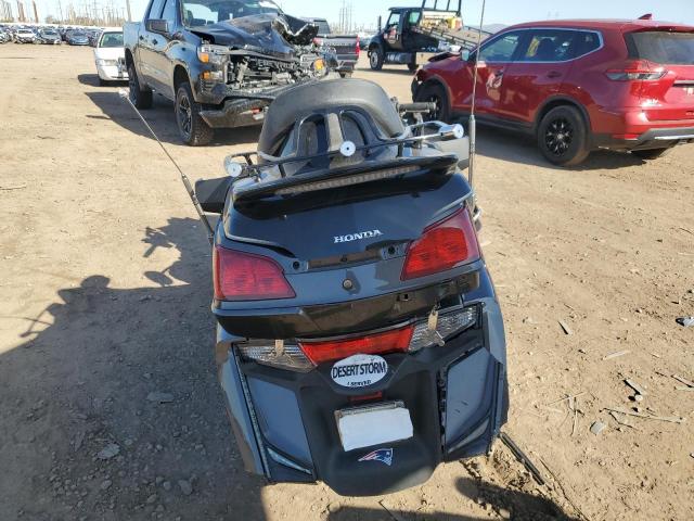 JH2SC68N4GK200176 - 2016 HONDA GL1800 ABS BLACK photo 4