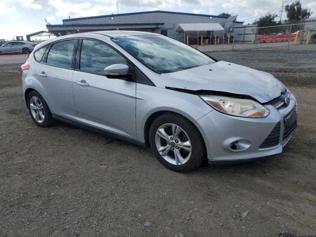 1FADP3K21EL307167 - 2014 FORD FOCUS SE SILVER photo 4