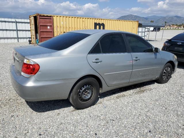 4T1BE32K55U534018 - 2005 TOYOTA CAMRY LE GRAY photo 3