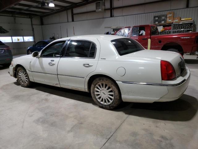 1LNHM81W73Y694678 - 2003 LINCOLN TOWN CAR EXECUTIVE WHITE photo 2