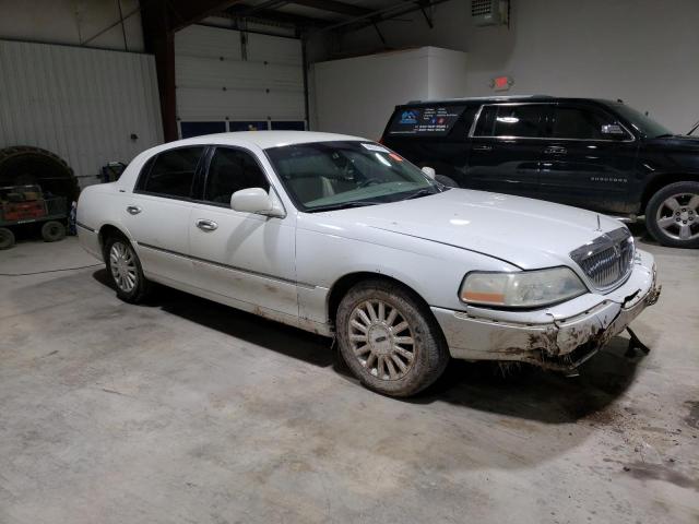 1LNHM81W73Y694678 - 2003 LINCOLN TOWN CAR EXECUTIVE WHITE photo 4