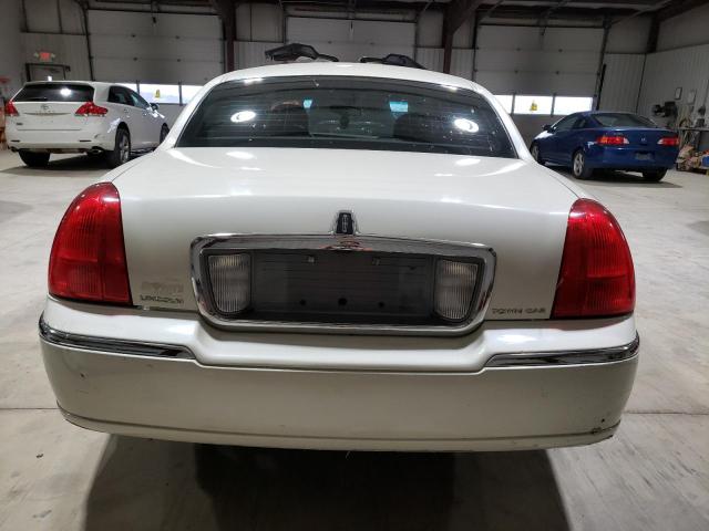1LNHM81W73Y694678 - 2003 LINCOLN TOWN CAR EXECUTIVE WHITE photo 6