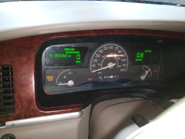 1LNHM81W73Y694678 - 2003 LINCOLN TOWN CAR EXECUTIVE WHITE photo 9