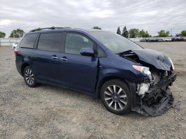 5TDDZ3DC9KS227068 - 2019 TOYOTA SIENNA XLE BLUE photo 4