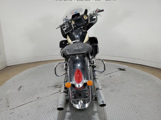 56KTRAAAXH3345458 - 2017 INDIAN MOTORCYCLE CO. ROADMASTER CREAM photo 4