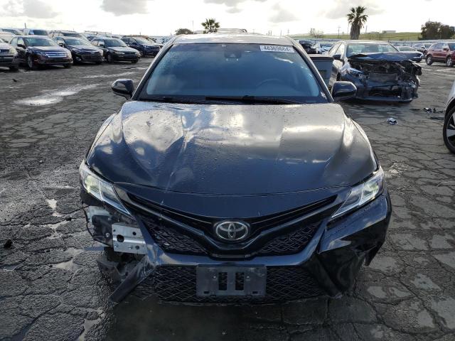 4T1B11HK1JU674536 - 2018 TOYOTA CAMRY L BLACK photo 5