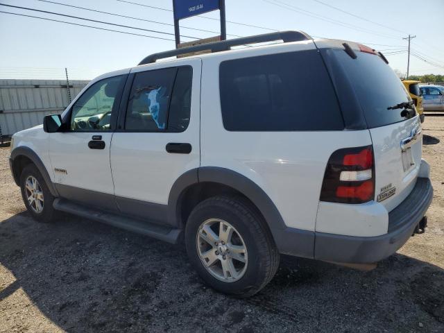 1FMEU63896UA66509 - 2006 FORD EXPLORER XLT WHITE photo 2