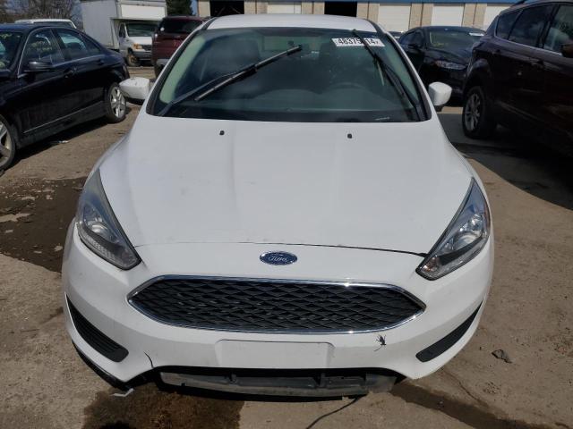 1FADP3F26HL218631 - 2017 FORD FOCUS SE WHITE photo 5