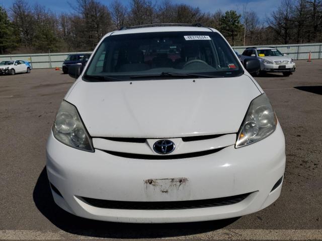 5TDZK23C27S019370 - 2007 TOYOTA SIENNA CE WHITE photo 5