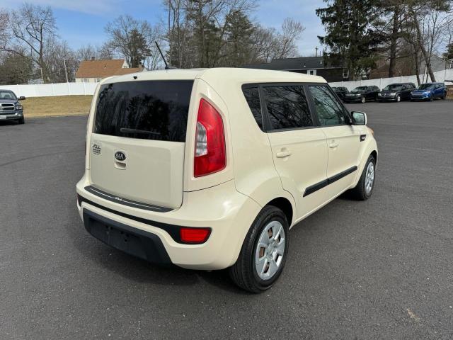 KNDJT2A51D7495792 - 2013 KIA SOUL WHITE photo 3