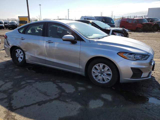 3FA6P0G78KR231049 - 2019 FORD FUSION S SILVER photo 4