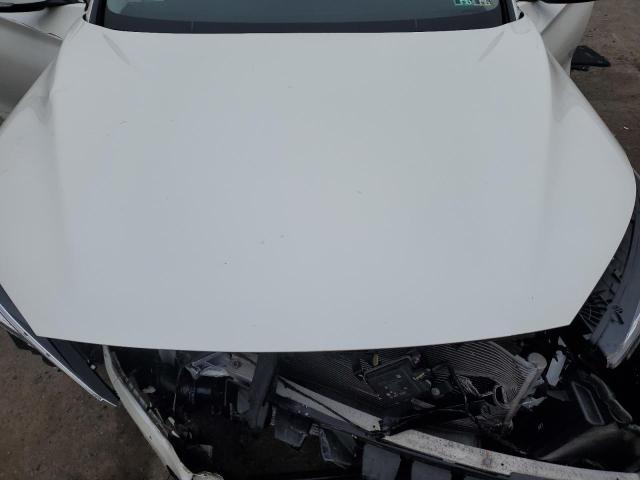 3PCAJ5M32KF136394 - 2019 INFINITI QX50 ESSENTIAL WHITE photo 11