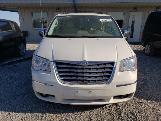 2A4RR7DX5AR366938 - 2010 CHRYSLER TOWN & COU LIMITED WHITE photo 5