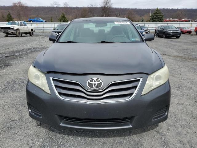 4T1BF3EK7AU037667 - 2010 TOYOTA CAMRY BASE GRAY photo 5