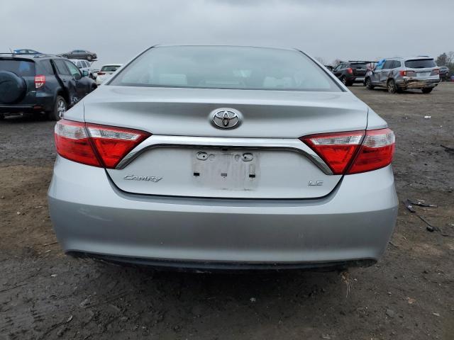 4T1BF1FK6HU446000 - 2017 TOYOTA CAMRY LE SILVER photo 6