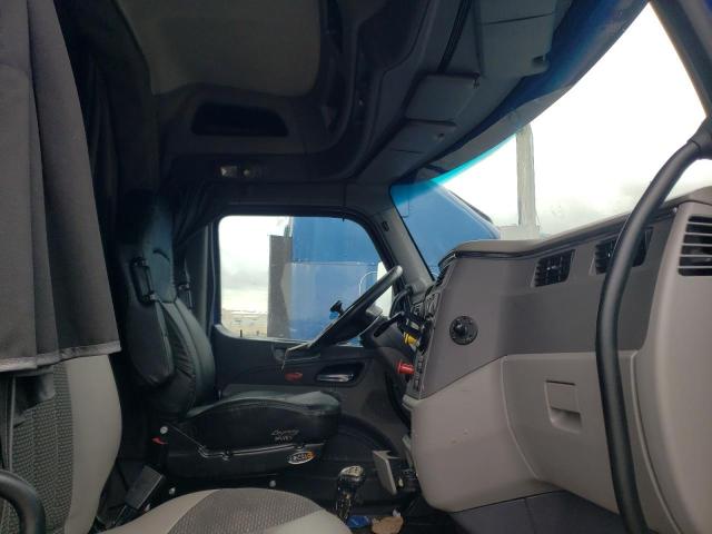 1XPBDP9X5FD281816 - 2015 PETERBILT 579 BLUE photo 5