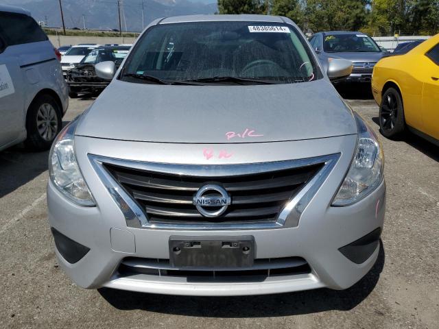 3N1CN7APXGL918566 - 2016 NISSAN VERSA S SILVER photo 5