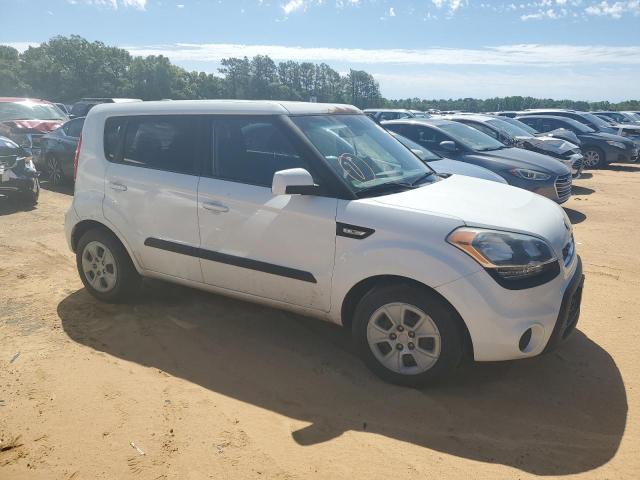 KNDJT2A58D7571668 - 2013 KIA SOUL WHITE photo 4