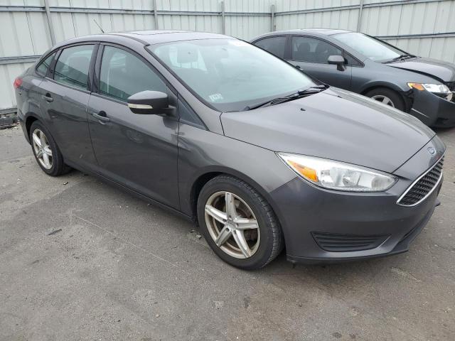 1FADP3F23FL370198 - 2015 FORD FOCUS SE GRAY photo 4