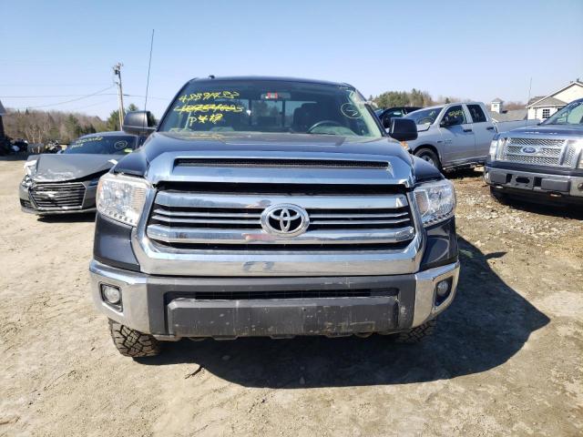 5TFUY5F16HX655967 - 2017 TOYOTA TUNDRA DOUBLE CAB SR/SR5 BLACK photo 5
